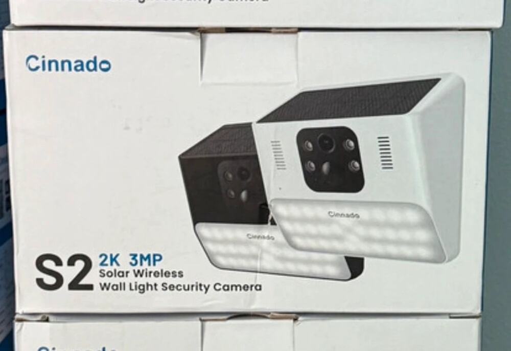 One Cinnado S2 2K 3MP Solar Wireless Wall Light Security Camera